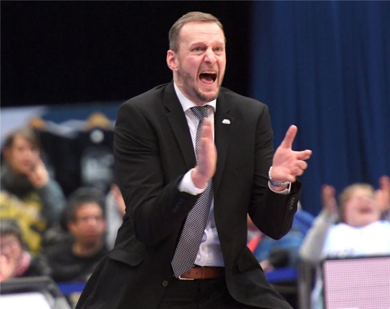 Arne Woltmann braucht mit seinem Team unbedingt einen Sieg.
