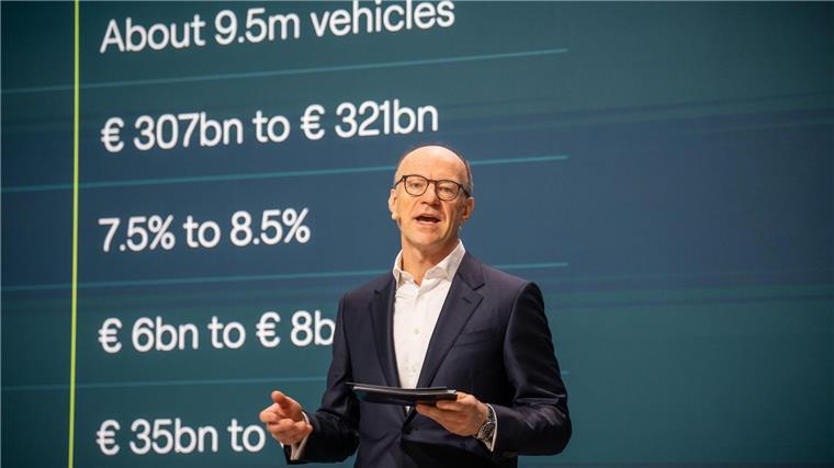 VW: „Vielversprechender Start“ 2023 - Rohstoffe belasten Arno Antlitz spricht auf der Jahrespressekonferenz für die vollständigen Geschäftszahlen für 2022.