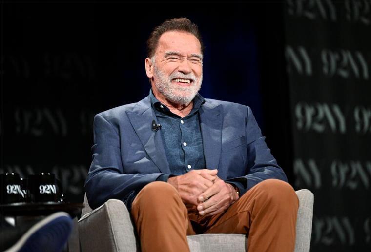 Arnold Schwarzenegger spricht über sein Buch „Be Useful: Seven Tools for Life“.