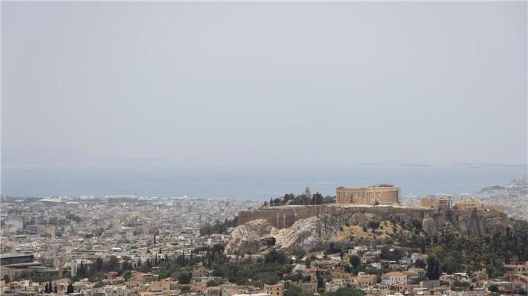 Athen war 1985 die erste Kulturhauptstadt Europas - Blick auf die Akropolis vom Lycabettus-Hügel.