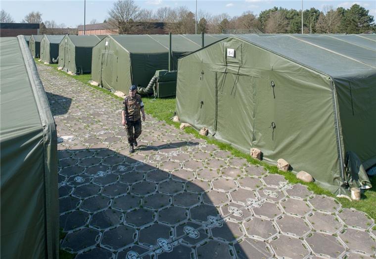 Zeltstadt für 2000 Soldaten in Garlstedt Auch 2016 wurde für eine Logistik-Großübung eine "Zeltstadt" in Garlstedt aufgebaut.