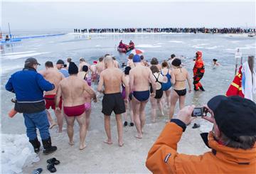 Neujahrsschwimmen in Butjadingen