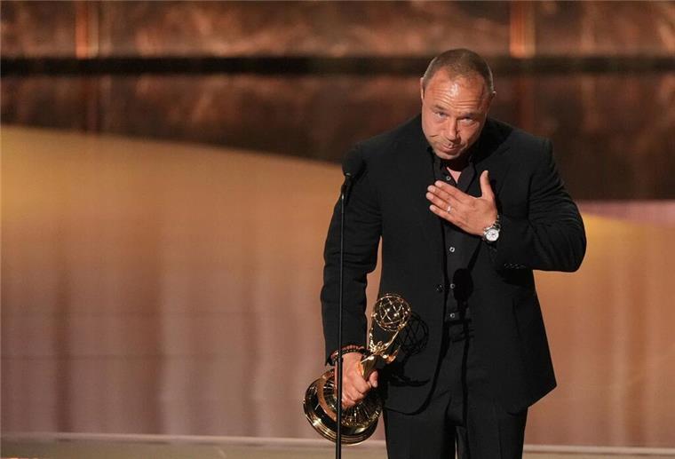 Auch „Adolescence“-Serienvater Stephen Graham gewann einen Schauspielpreis – wurde aber auch für Drehbuch und Produktion ausgezeichnet.