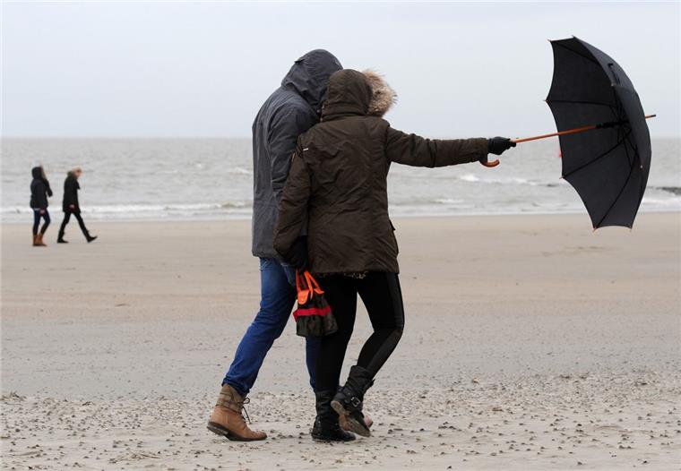 Sturmgefahr: Unwetterwarnung für Bremerhaven und Cuxland am 2. Weihnachtstag Auch am 2. Weihnachtsfeiertag bleibt das Wetter an der Nordsee stürmisch.