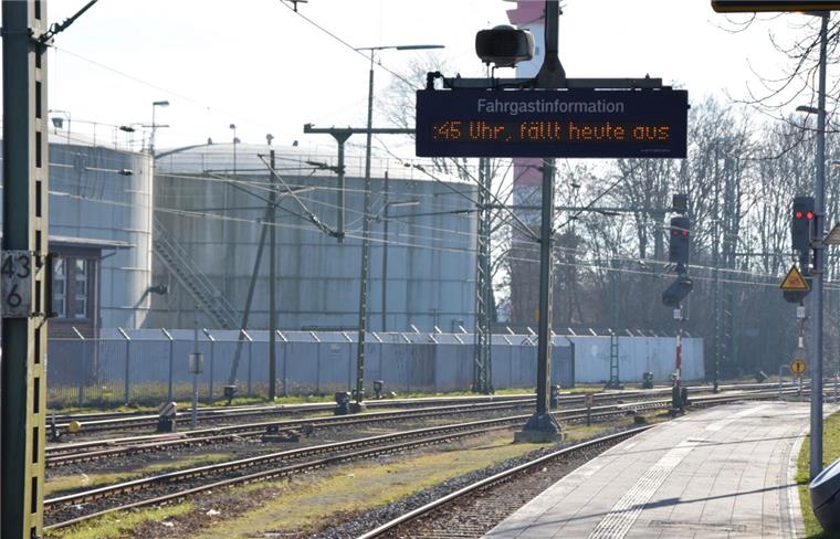 Auch am Samstag kommt man mit dem Zug erst am Nachmittag nach Bremen.