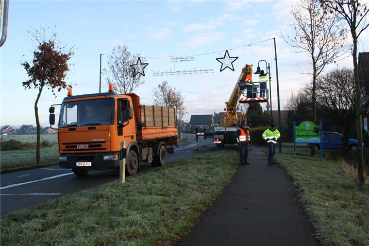 Weihnachtsbeleuchtung in Rodenkirchen ist komplett Weihnachtsbeleuchtung