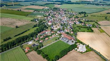 Auch auf dem Land versuchen viele Initiativen, kulturelle Angebote zu organisieren und den Zusammenhalt zu stärken. (Archivbild)