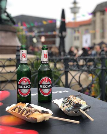 Auch das Streetfoodfestival auf dem Theodor-Heuss-Platz in Bremerhaven lockte vi...