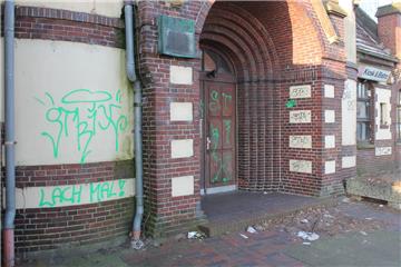 Auch das Weserschlösschen in Blexen ist beschmiert worden.