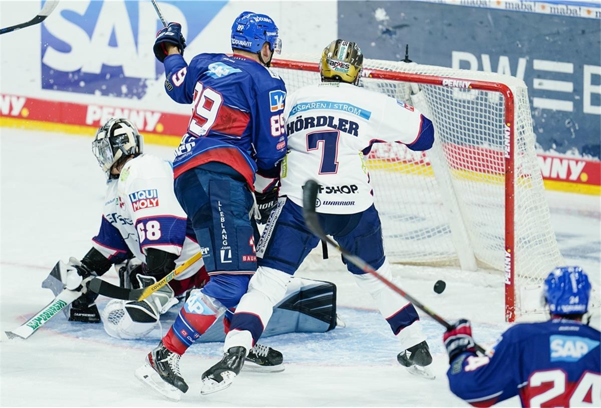 Corona-Soforthilfe: Weitere 200 Millionen Euro für Profisport Baden-Württemberg, Mannheim: Eishockey: MagentaSport Cup, Adler Mannheim - Eisbären Berlin, Vorrunde, Gruppe B, 2. Spieltag, SAP-Arena
