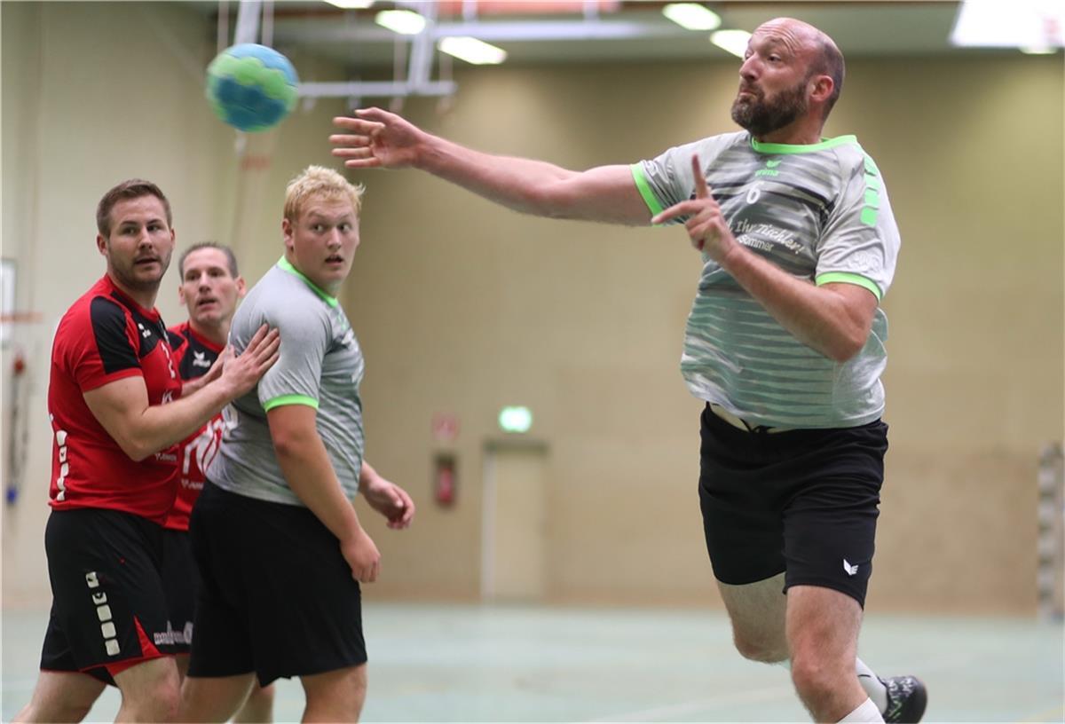 Handball-Saison in Niedersachsen wird beendet Auch die HSG Blexer TB/SV Nordenham (rechts Malte Clari) hat jetzt die Gewissheit, in dieser Saison keine Punktspiele mehr zu haben.