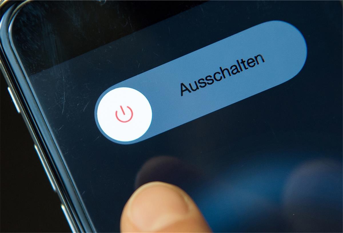 Immer mehr Menschen im Norden sind gestresst Ein Smartphone.
