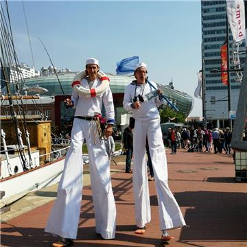 Auch diese beiden Matrosen waren auf dem Seestadtfest Bremerhaven viel unterwegs...