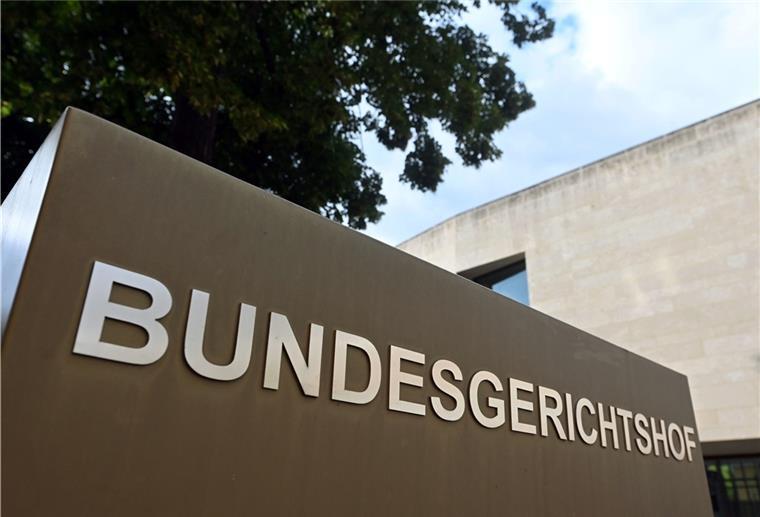 BGH zum VW-Abgasskandal: Schadenersatz auch ohne Rückgabe des Autos Auch Diesel-Kläger, die ihr vom Abgasskandal betroffenes Auto behalten wollen, haben Anspruch auf Schadenersatz von VW. Das hat der BGH am Donnerstag mitgeteilt.