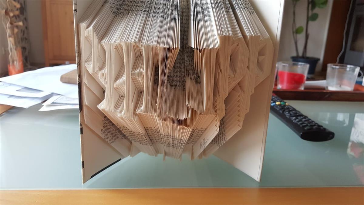 Auch einen "Philipp" kann man in ein Buch falten.