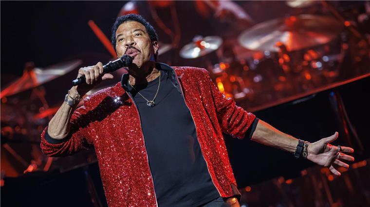 Diese Legenden stehen 2025 auf deutschen Bühnen Auch er geht wieder auf Tour: Lionel Richie. (Archivbild)