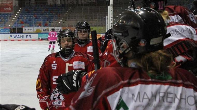 Eishockey: Girls Day in Bremerhaven - Pinguins-Profis helfen mit