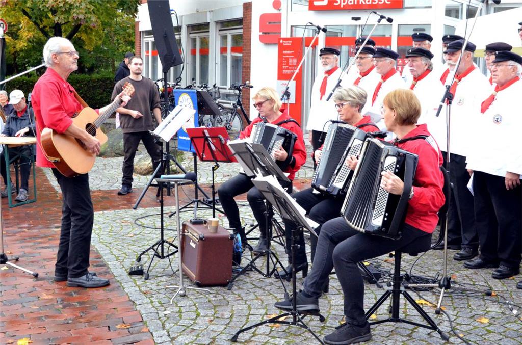 Auch für Musik war gesorgt. Foto: Schmonsees