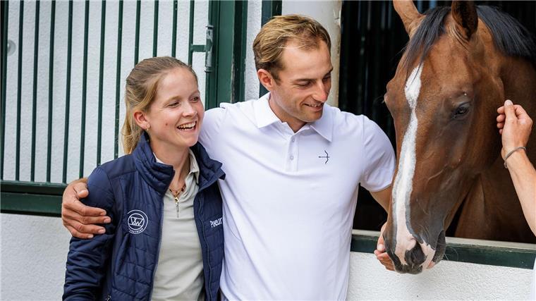 Vogel & Hinners: Das ungewöhnliche Traumpaar des Reitsports Auch geschäftlich miteinander verbunden: Sophie Hinners (l) und Richard Vogel.