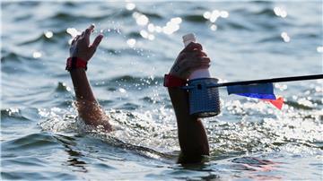 Auch Getränke halfen nicht jeder Schwimmerin ausreichend.