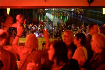 Auch hoch oben war die Stimmung gut. Foto: Schimanke