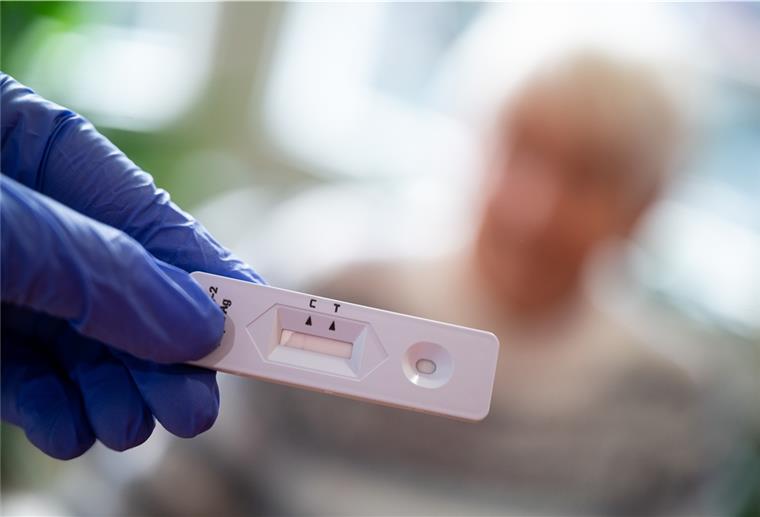 Burhave: Weitere Corona-Infektionen in Seniorenheim Auch im Seniorenzentrum Burhave werden regelmäßig Antigen-Corona-Schnelltest eingesetzt. Sie sollen helfen, weitere Infektionen schnell zu entdecken.