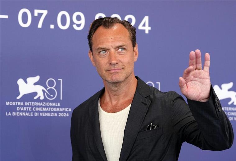 Auch im vergangenen Jahr kam Jude Law mit einem Film nach Venedig (Archivbild). 