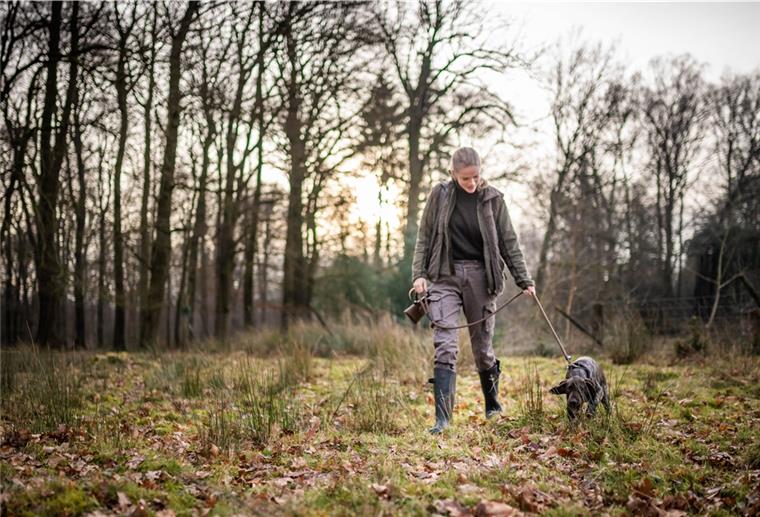 Immer mehr Menschen gehen auf die Jagd Auch immer mehr junge Frauen, wie Katharina Draht (22) aus Beverstedt-Wellen, entdecken das Jagen für sich.