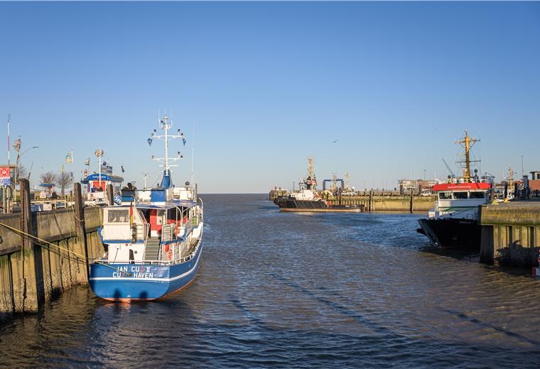 So könnte eine Einparkhilfe für Schiffe aussehen Auch in Cuxhaven soll getestet werden, wie Schiffe unfallfrei anlegen können.