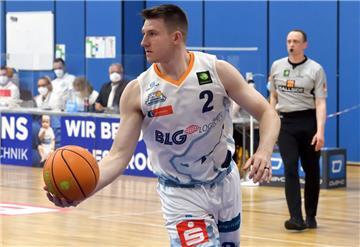 Auch in den nächsten beiden Jahren werden die Eisbären mit dem BLG-Logo auf dem Trikot auflaufen.