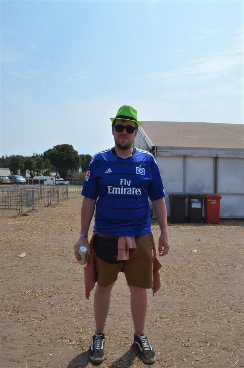 Auch in der zweiten Liga dabei: Hendrik aus Cuxhaven mit seinem Aogo-Trikot. Fot...