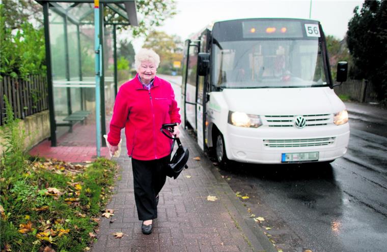 Geestland will Bürgerbus auf die Fahrt schicken Auch in Rehberg-Loccum funktioniert der Bürgerbus. Ein Verein betreibt das Gefährt. Ähnliches will die Stadt Geestland in Neuenwalde realisieren – Nachahmung in anderen Ortschaften ist angestrebt. Foto: Stratenschulte