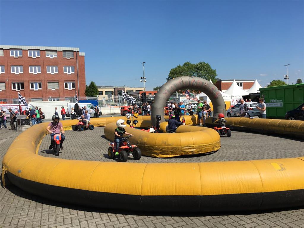 Auch Kinder haben beim Fischereihafenrennen ihren Spaß. Foto: Berlinke
