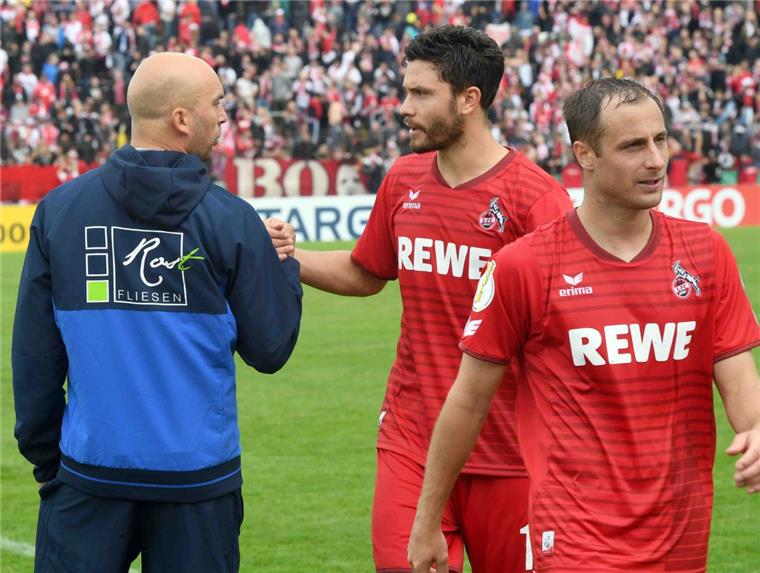 DFB-Pokal: Die schönsten Bilder von LTS Bremerhaven vs. 1. FC Köln Auch Matthias Lehmann (vorn) und Nationalspieler Jonas Hector waren mit nach Bremerhaven gereist.