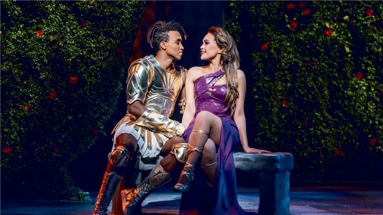 „& Julia“ lebt und tanzt: Besetzung für Hit-Musical in Hamburg steht Benét Monteiro als Hercules und Mae Ann Jorolan als Meg im Musical "Hercules"