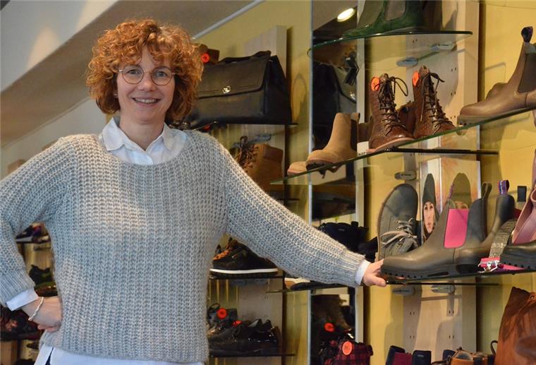Zeven: Abholservice hilft Händlern kaum Manchmal ist Schuhhändlerin Claudia Meyer angesichts des Lockdowns zum Heulen.