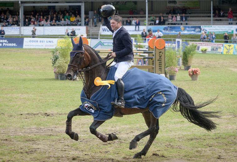 Elmloher Reitertage 2024 locken mit hochkarätigen Reitern Vorjahressieger Steffen Engfer auf seinem Pferd