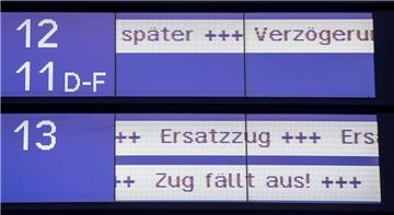 Auch Tage nach dem heftigen Sturm über Norddeutschland ist der Bahnverkehr in vielen Regionen aus dem Takt. 
