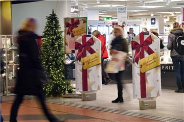 Auch wenn das Weihnachtsgeschäft bisher gut gelaufen ist, hoffen die Bremerhavener Einzelhändler am Sonnabend nochmal auf ordentlich Umsatz.