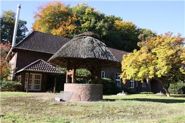 Auch, wenn die Brunnen im Wasserwerkswald stillgelegt wurden, das dortige Pumpwerk (Foto) ist nach wie vor in Betrieb. Es verteilt Wasser, das in den anderen Wasserwerken der SWB gewonnen wird, an die Verbraucher.