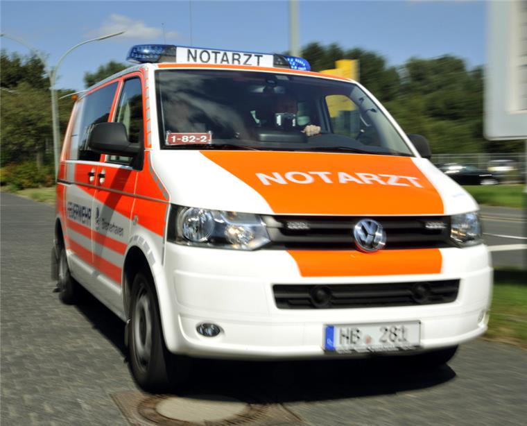 Dramatischer Einsatz auf dem Deichbrand: Rettungskräfte retten Mann (30) Auf dem Deichbrand mussten die Einsatzkräfte am Wochenende einen 30-jährigen Mann wiederbeleben. Bei ihm wurden illegale Substanzen gefunden.