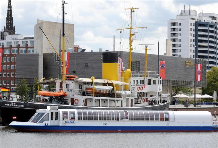 Auf dem Fahrgastschiff „Hein Mück“ ist am Montag ein Feuer ausgebrochen.