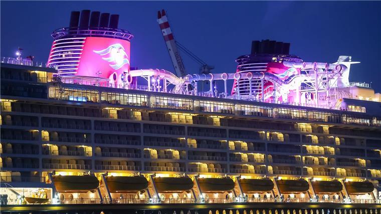 Kreuzfahrtschiff „Disney Dream“ in Hamburg angekommen Auf dem Kreuzfahrtschiff haben 4000 Passagiere Platz.