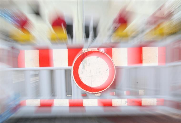 Butjadingen: Burhaver Straße ab Montag gesperrt Auf dem rund zwei Kilometer langen Abschnitt wird die Fahrbahndecke erneuert.