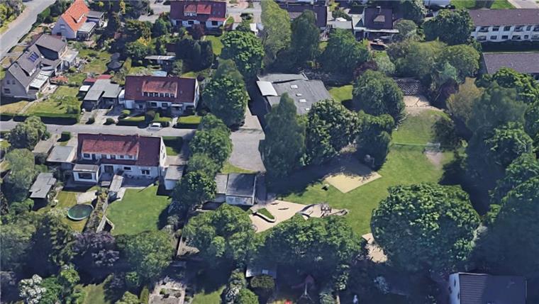 Bremerhaven: So ärgert sich eine Frau über Scherben auf dem Spielplatz Auf dem Spielplatz am Freizeitheim Eckernfeld in Bremerhaven hat eine Mutter viele Glasscherben gefunden.