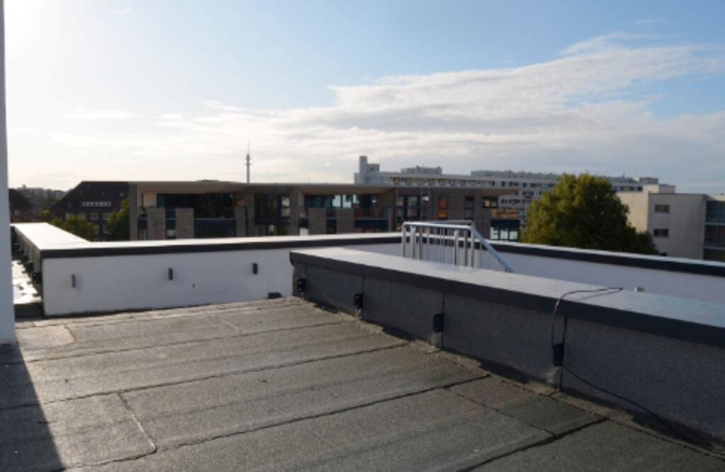 Auf den beiden Dachterrassen kann in stressigen Phasen eine Auszeit genommen werden.
