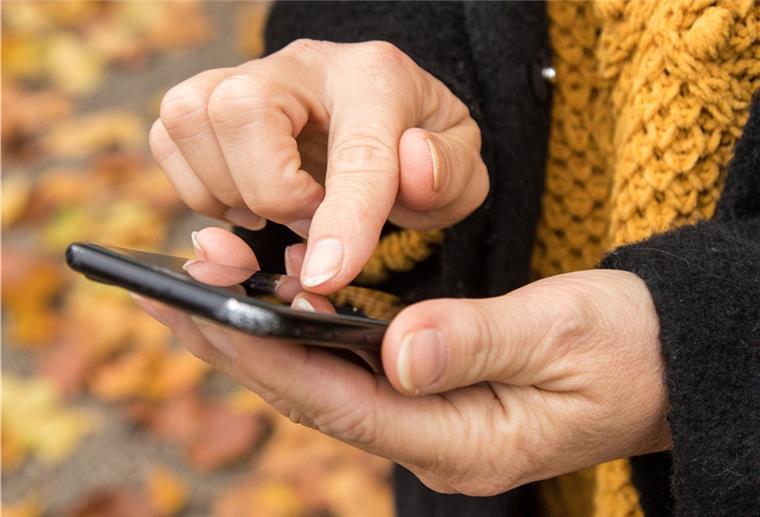 Verbraucherzentrale warnt vor betrügerischen SMS Auf den Link in einer SMS von zweifelhaften oder unbekannten Absendern tippt man besser nicht.