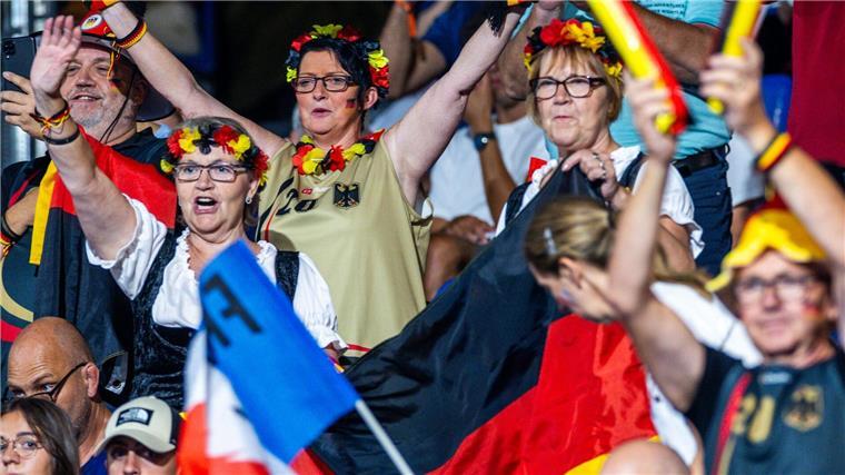 Paris verlängert Partystimmung mit Paralympics Auf den Zuschauerrängen herrscht während der Wettkämpfe eine Riesenstimmung.