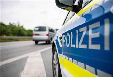 Auf der A27 hat ein 86-Jähriger einen Unfall verursacht und einen Schwächeanfall erlitten.