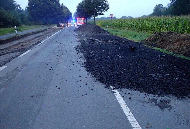 Chaos auf B71 bei Rotenburg: Autofahrer rauschen über gesperrte Strecke Auf der B71 zwischen Rotenburg und Hemsbünde wird kräftig gebaut. Einige Autofahrer nutzten diese Strecke trotz Sperrung und krachten in die Baumaterialien.